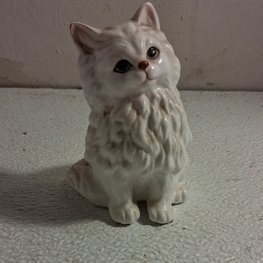 Ceramic Cat Figurine Display Shelf Decor